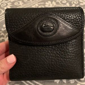 Women’s Dooney&Bourke wallet